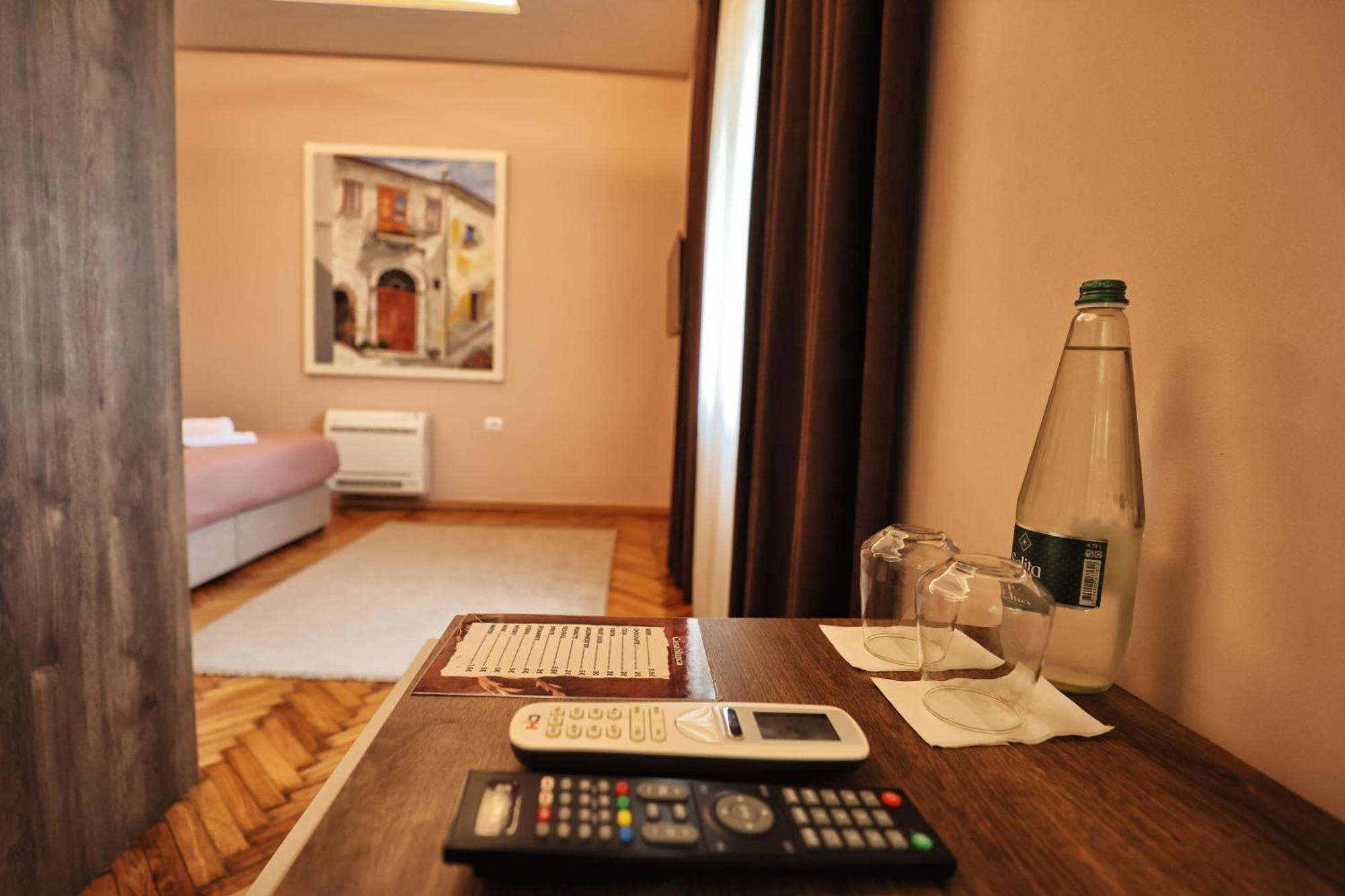 Vila Casablanca - Boutique Hotel & Restaurant Шкодер Екстер'єр фото